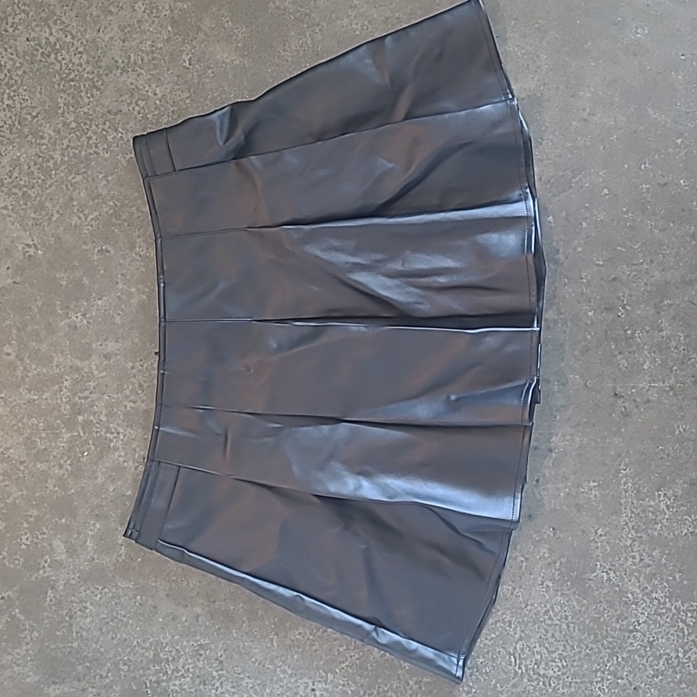 NWT URBAN REVIVO FAUX LEATHER A LINE SKIRT - Picture 5 of 10